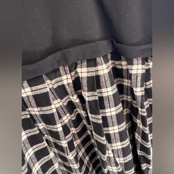Black and White Plaid Dress - Picture 2 of 6